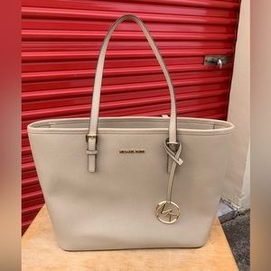 MK tote